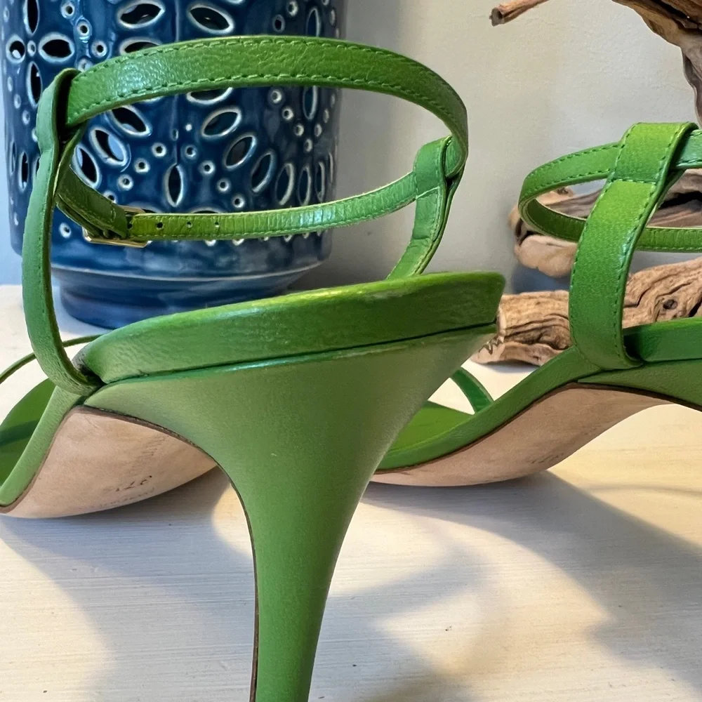 Manolo Blahnik Green Heels Elegant Design - Picture 7 of 8